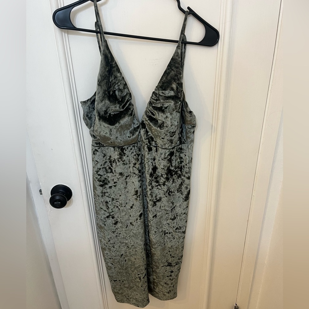 Green velvet dress size L